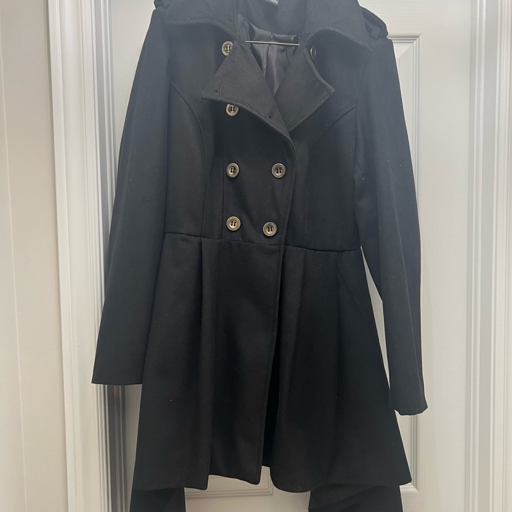 NWOT Venus coat with Asymmetrical Trail Hem A Real feminine Coat!